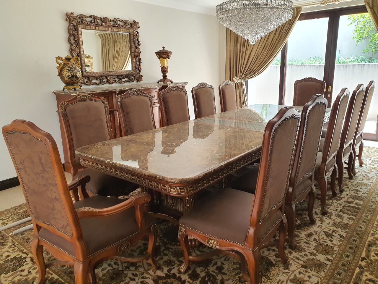 Magnificent marble and leather diningroom set  